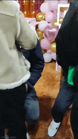 病人想起没医保直接砸窗跑了 动图 穿丝袜玩水不难受?