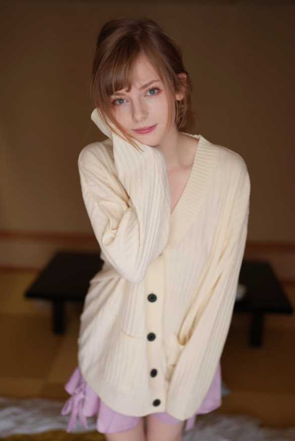 救你出火坑!《生化危机4:重制版》碍事梨脸模美照!