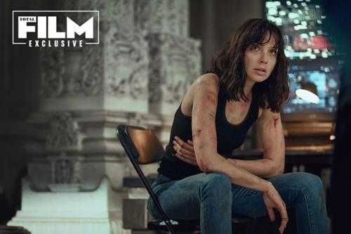 女版007?《铁石心肠》新剧照 海报公开 8月上映