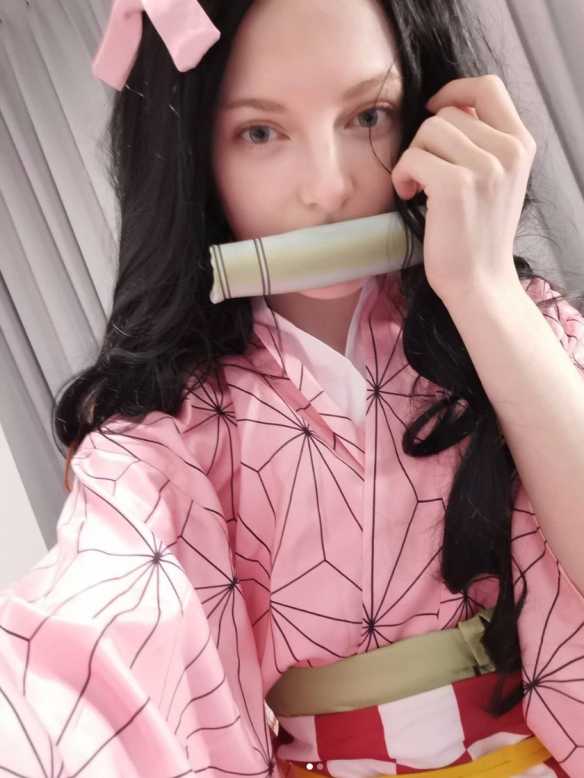 救你出火坑!《生化危机4:重制版》碍事梨脸模美照!