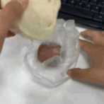 中国式汉堡是怎么做的?动图 真人版性感劳拉被真熊咬