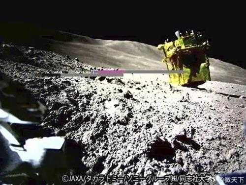 日本登月探测器“倒栽葱”后意外复活 拍摄新照片