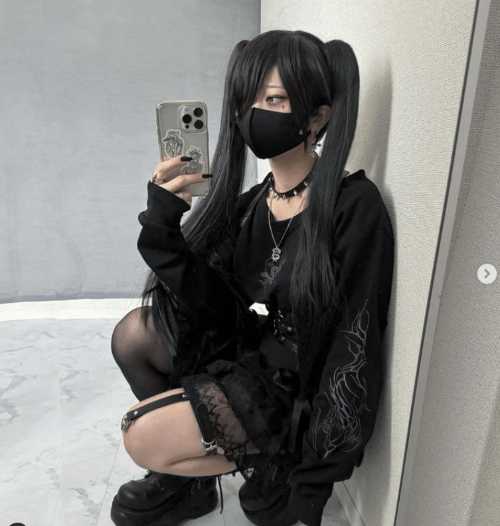 日本人妻COS《葬送的芙莉莲》尤贝尔:死鱼眼超还原